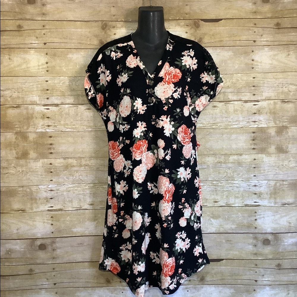 Women’s no boundaries floral dress NWT size Large